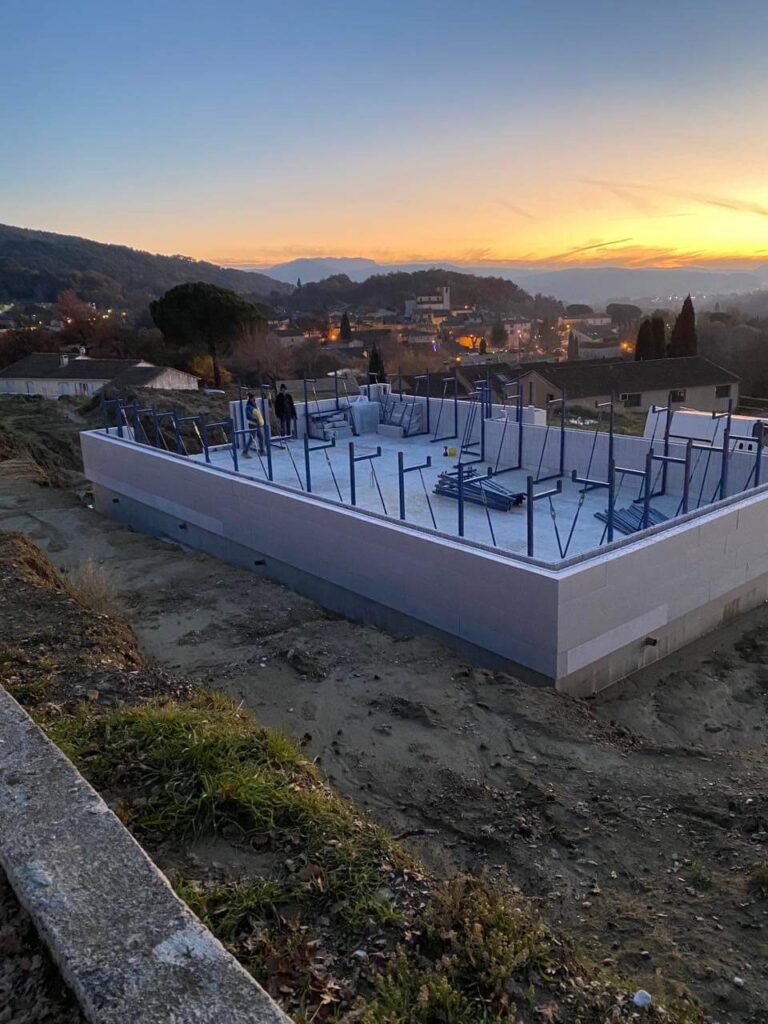 bloc-coffrant-isolant-nouvelle-generation-reverbloc